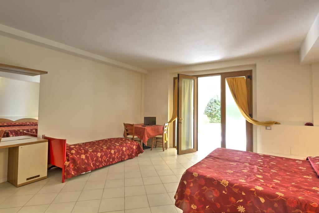 Albergo Le Piante Manerba del Garda Exterior foto