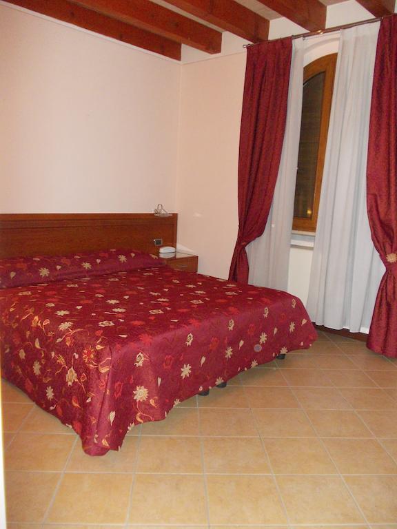 Albergo Le Piante Manerba del Garda Exterior foto