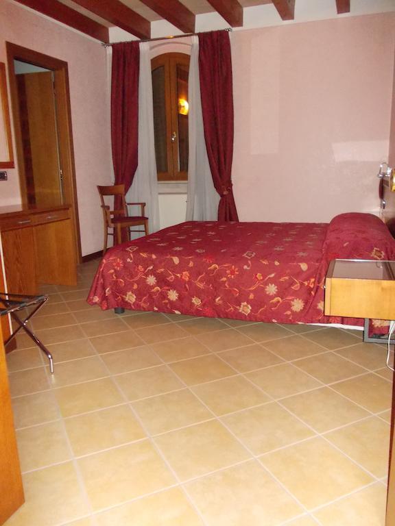 Albergo Le Piante Manerba del Garda Zimmer foto